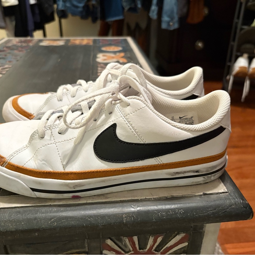 Nike Court Legacy